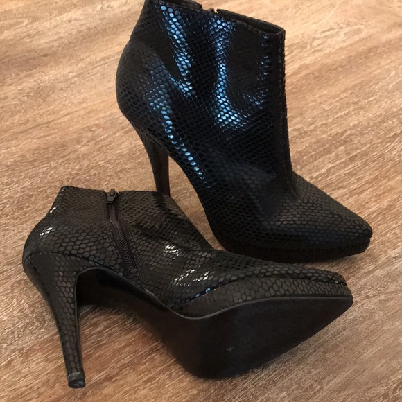 Steve Madden Black High Heel Shoe Boots - Picture 3 of 5